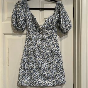 More To Come xs Sherrie Puff Sleeve blue floral dress. New. Has tags